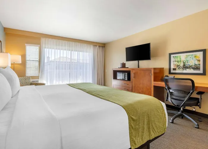 Best Western Plus Beach View Lodge Carlsbad
