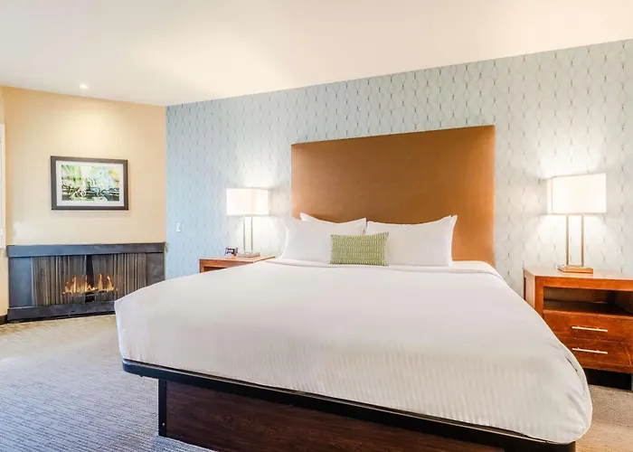 Best Western Plus Beach View Lodge Carlsbad