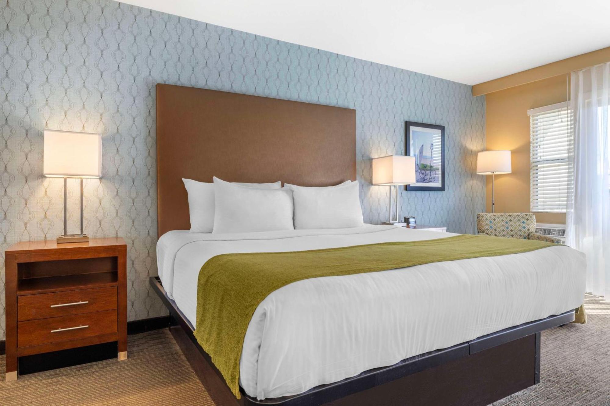 Best Western Plus Beach View Hotel Carlsbad